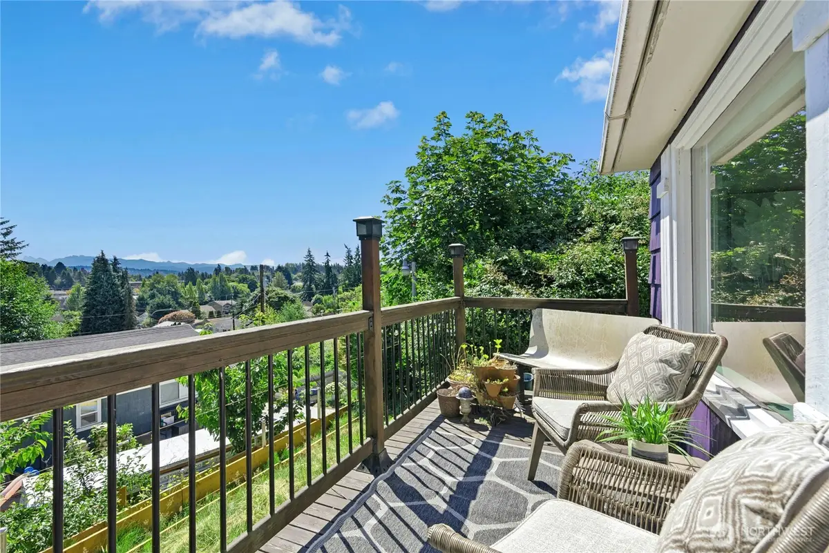 1035 Temple Drive, Everett, WA 98201 - #1
