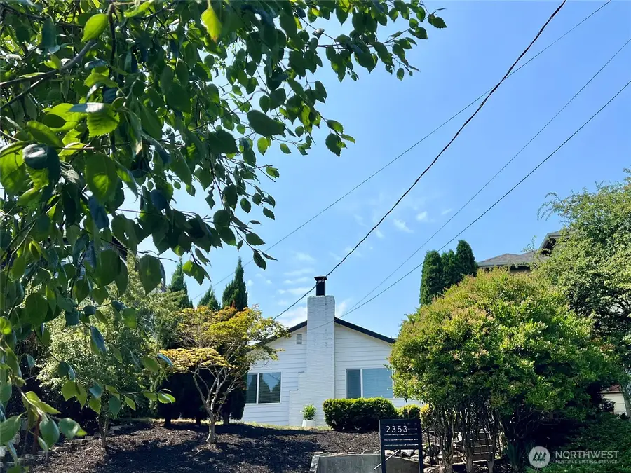 2353 Federal Avenue E, Seattle, WA 98102 - #2