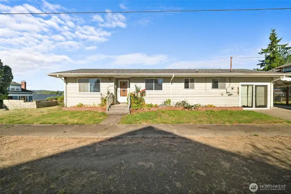 404 Eleventh Street, Raymond, WA 98577