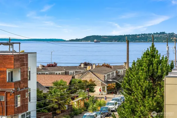 2454 55th Avenue Sw #A, Seattle, WA 98116