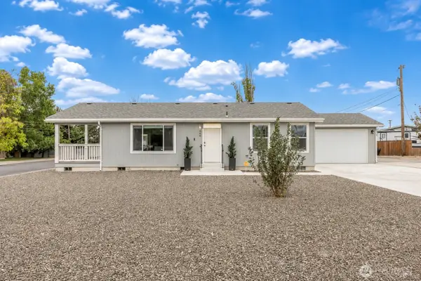 906 S C Street, Moses Lake, WA 98837