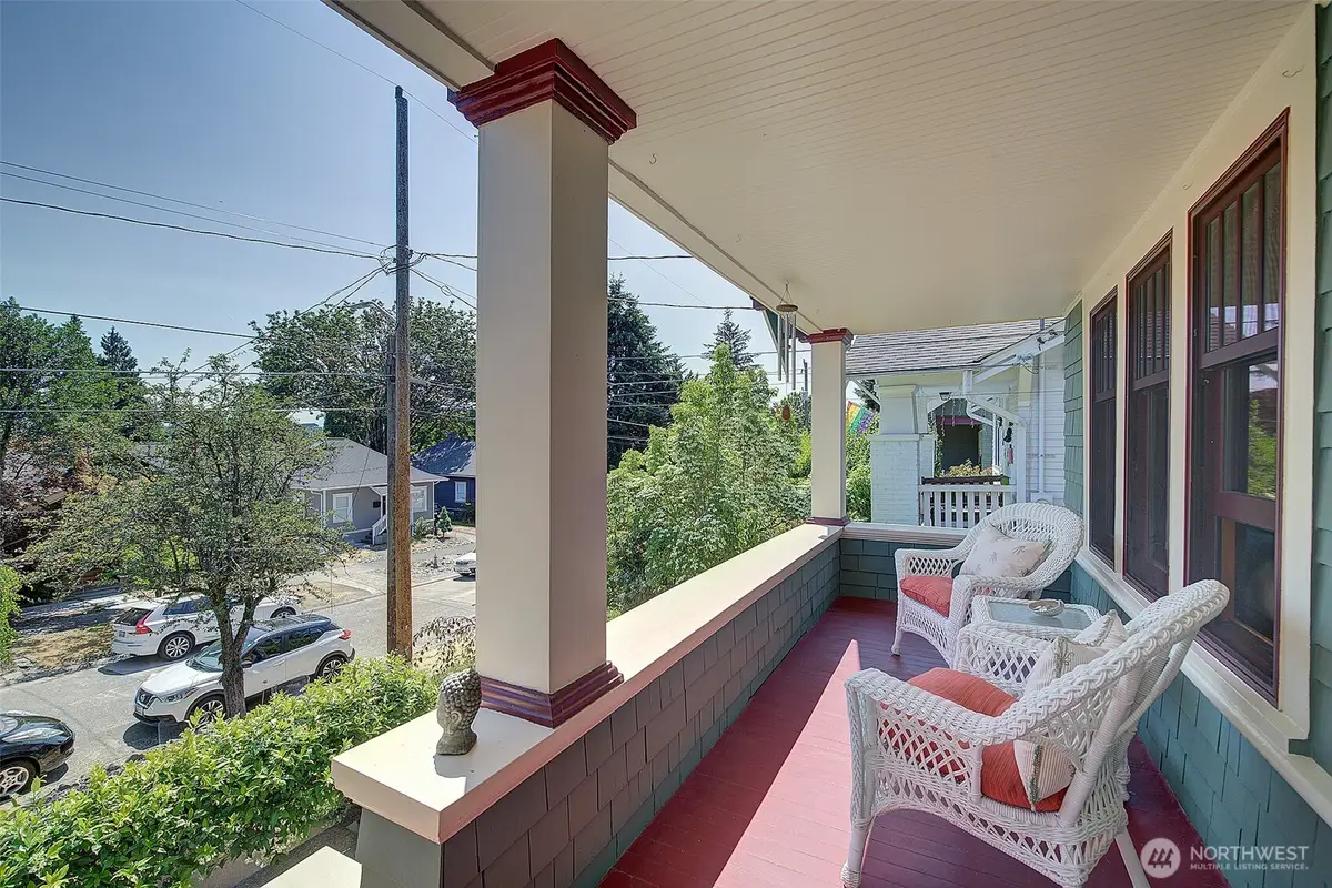 4655 Eastern Avenue N, Seattle, WA 98103 - #1