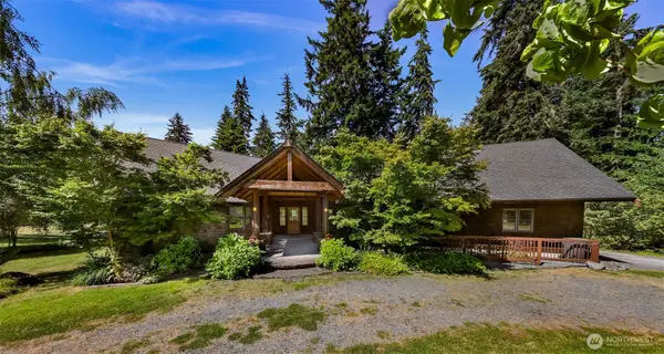 6701 Holst Road, Clinton, WA 98236