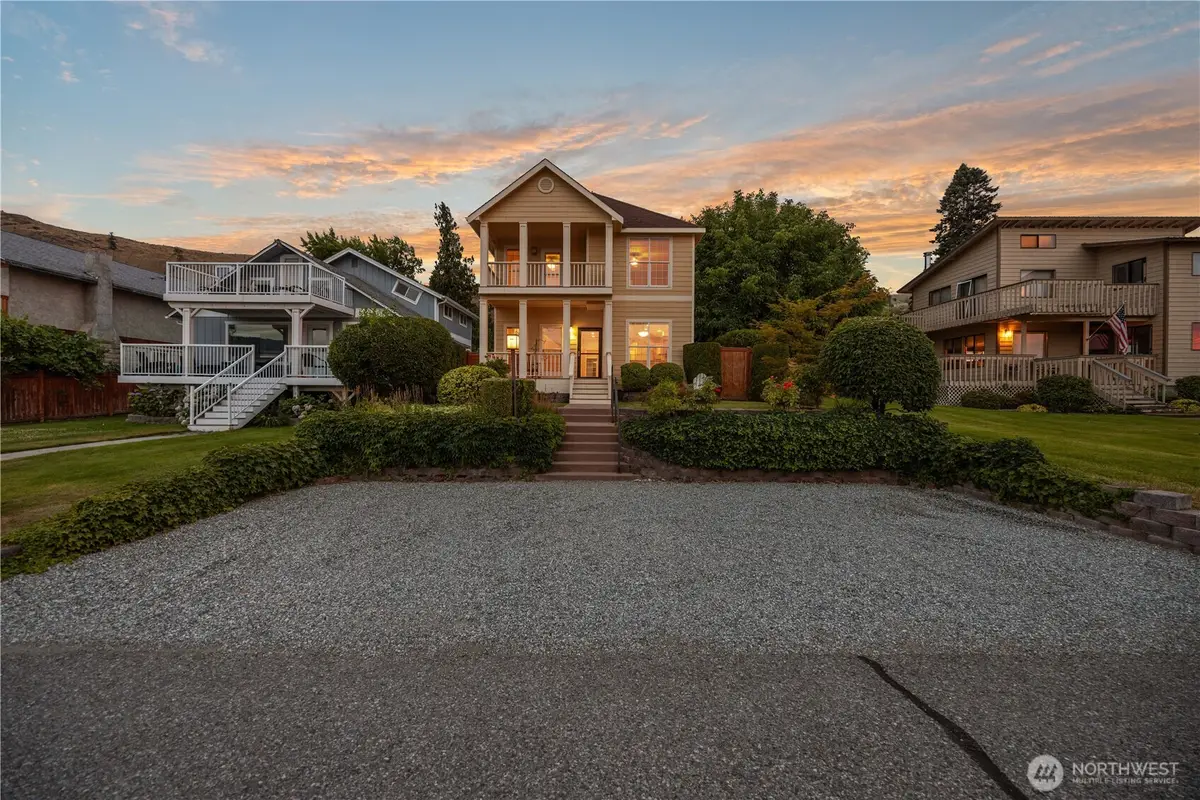 2109 W Terrace Avenue, Chelan, WA 98816 - #1
