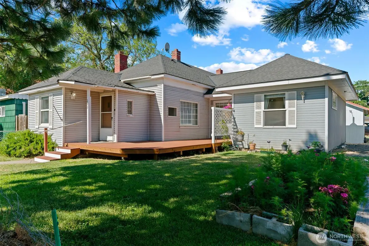 203 S Sprague Street, Ellensburg, WA 98926 - #1