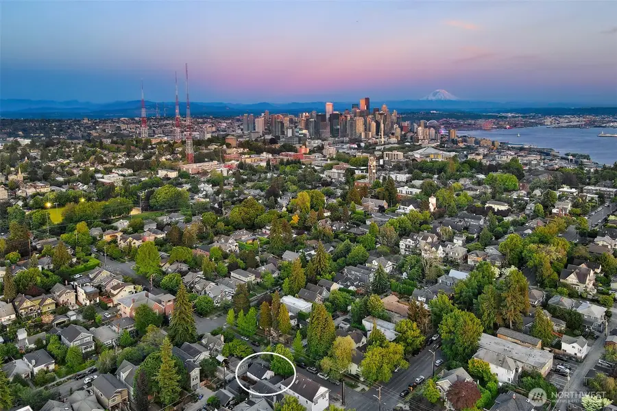 516 W Howe Street, Seattle, WA 98119 - #2