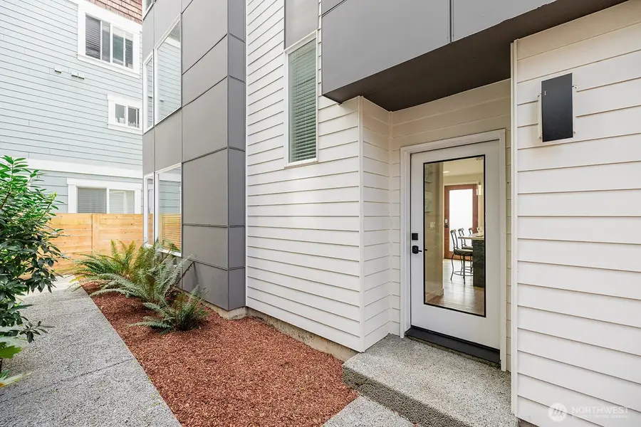 522 N 104th Street, Seattle, WA 98133 - #3