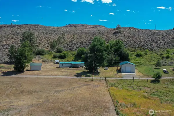 87 Canyon Creek Rd, Oroville, WA 98844