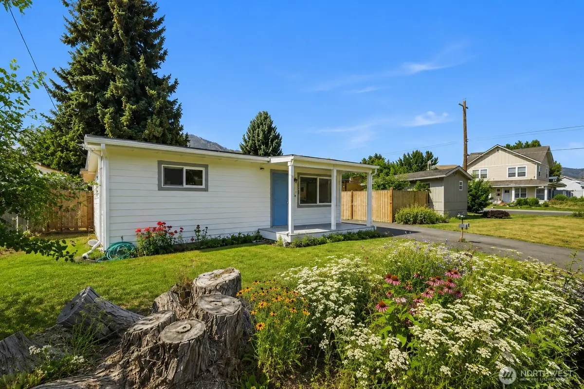 119 W Gibson Avenue, Chelan, WA 98816 - #1