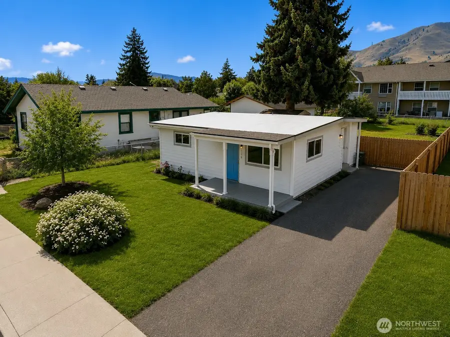 119 W Gibson Avenue, Chelan, WA 98816 - #2