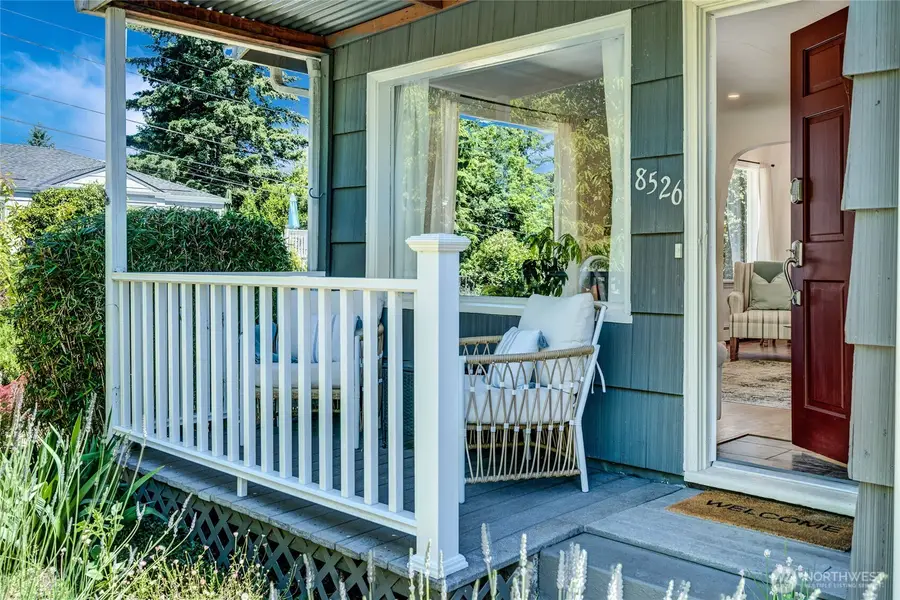 8526 17th Avenue Ne, Seattle, WA 98115 - #3