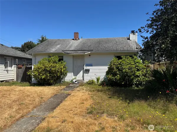 7512 31st Avenue Sw, Seattle, WA 98126
