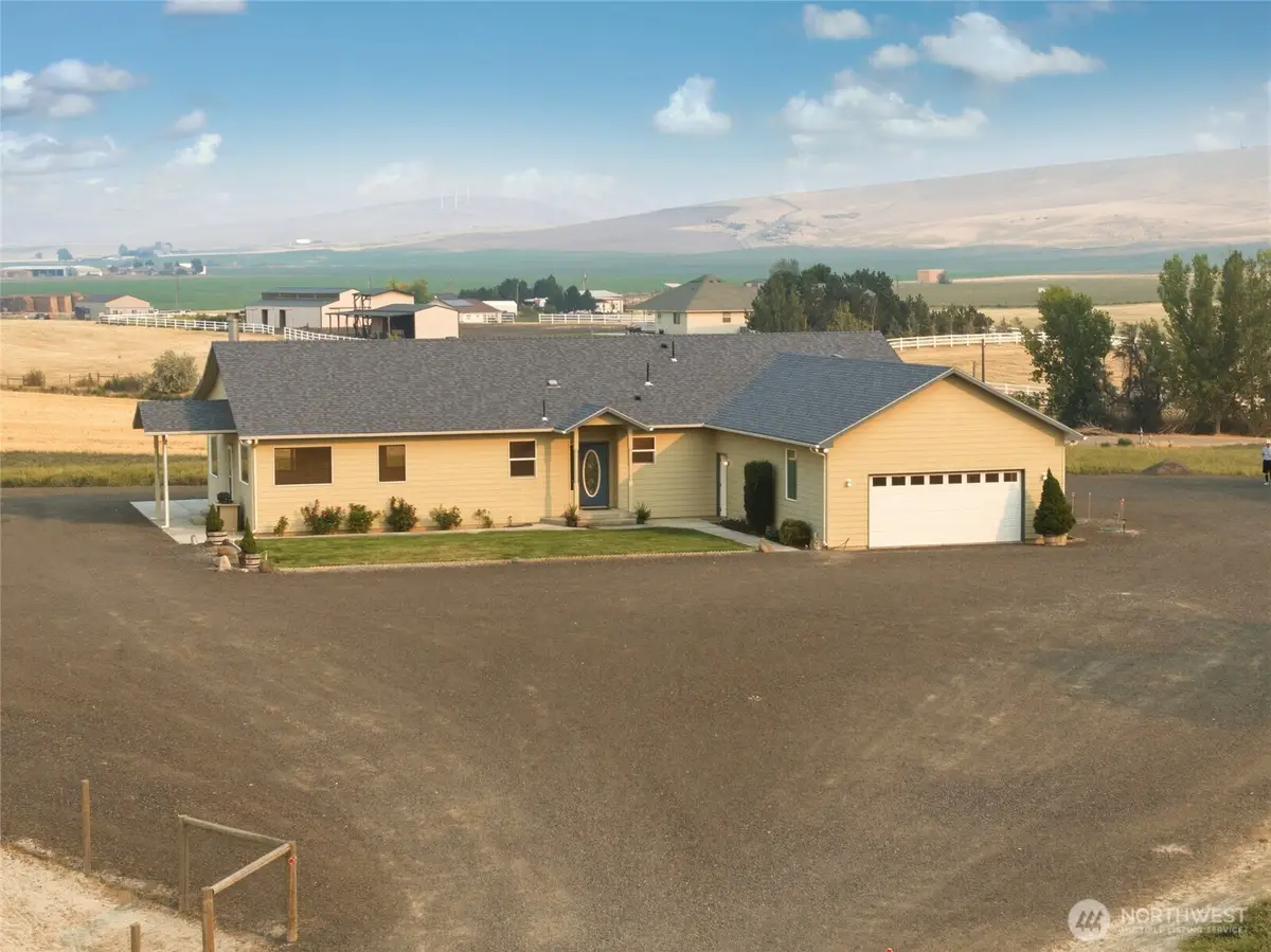 711 Watson Loop, Touchet, WA 99360 - #1