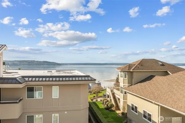 22211 6th Avenue S #301, Des Moines, WA 98198