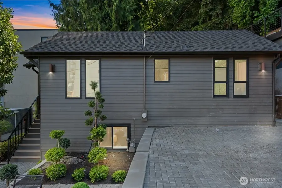 4011 SW Maryland Place, Seattle, WA 98116 - #2