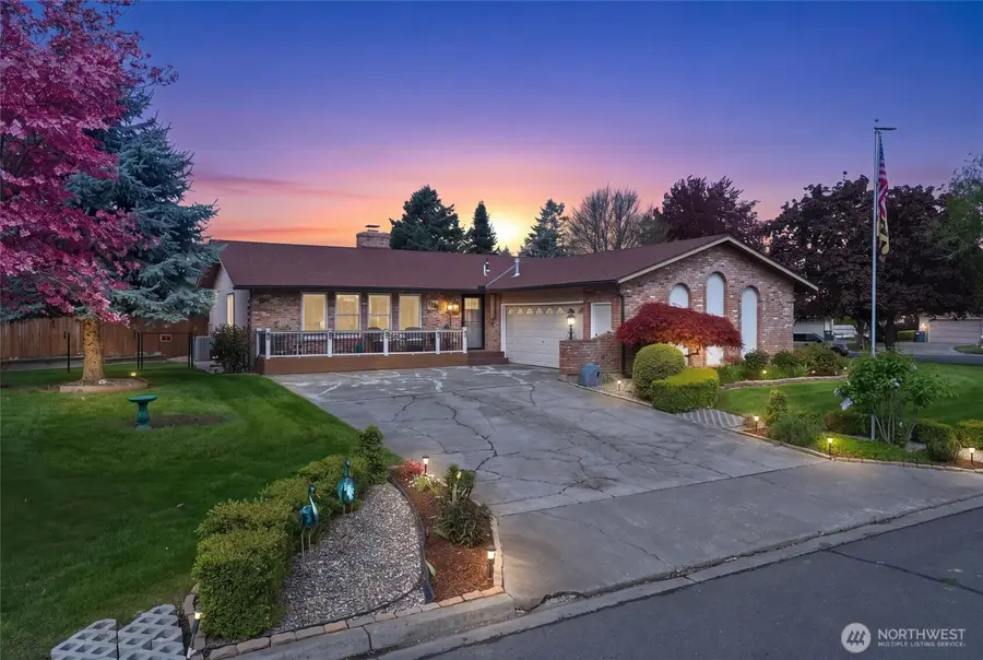 353 SE Highland Park Drive, College Place, WA 99324 - #2