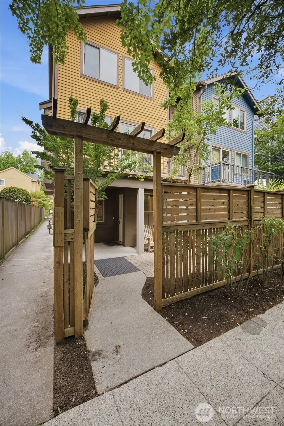7411 4th Avenue Ne #A, Seattle, WA 98115 - #1