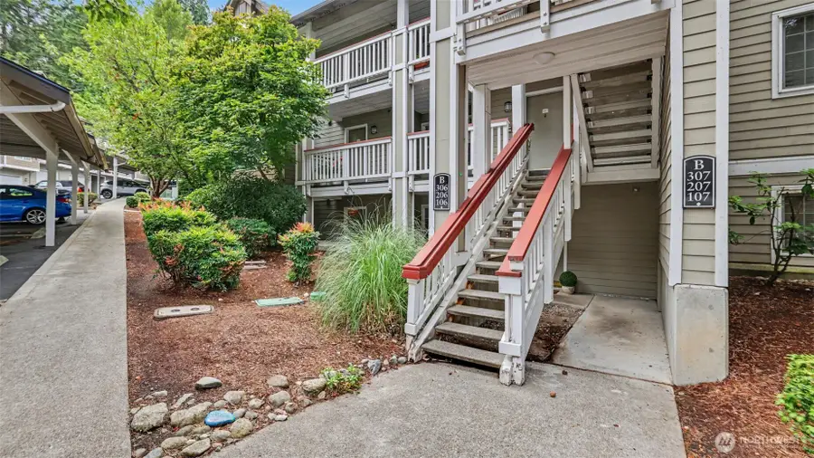 18505 SE Newport Way #B106, Issaquah, WA 98027 - #3