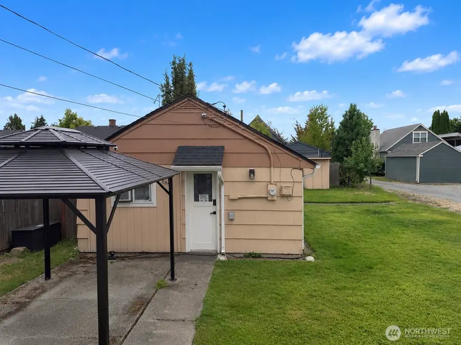 805 1/2 4th Avenue Sw, Puyallup, WA 98371 - #2