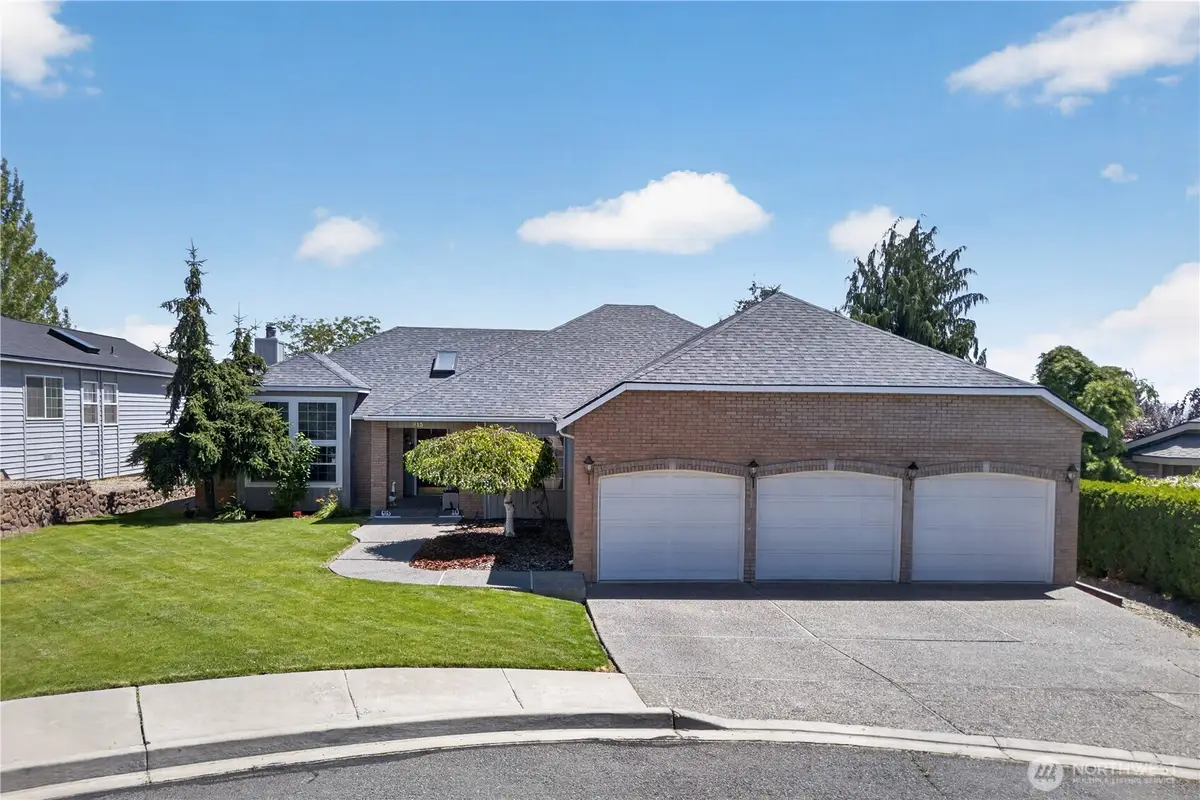 213 S 78th Avenue, Yakima, WA 98908 - #1