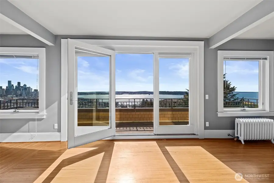 604 W Kinnear Place, Seattle, WA 98119 - #3
