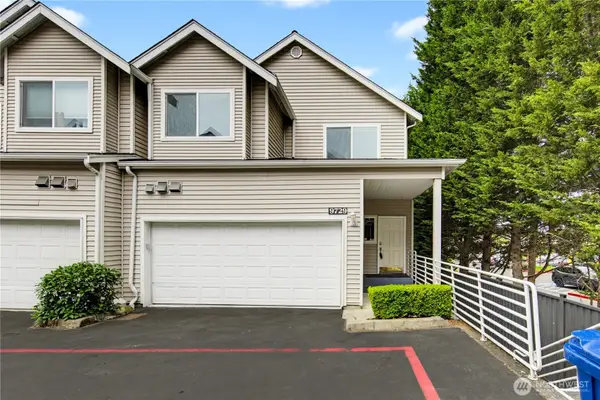 9729 26th Avenue Sw #404, Seattle, WA 98106