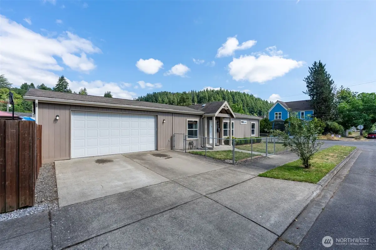 102 N Diamond Street, Centralia, WA 98531 - #1
