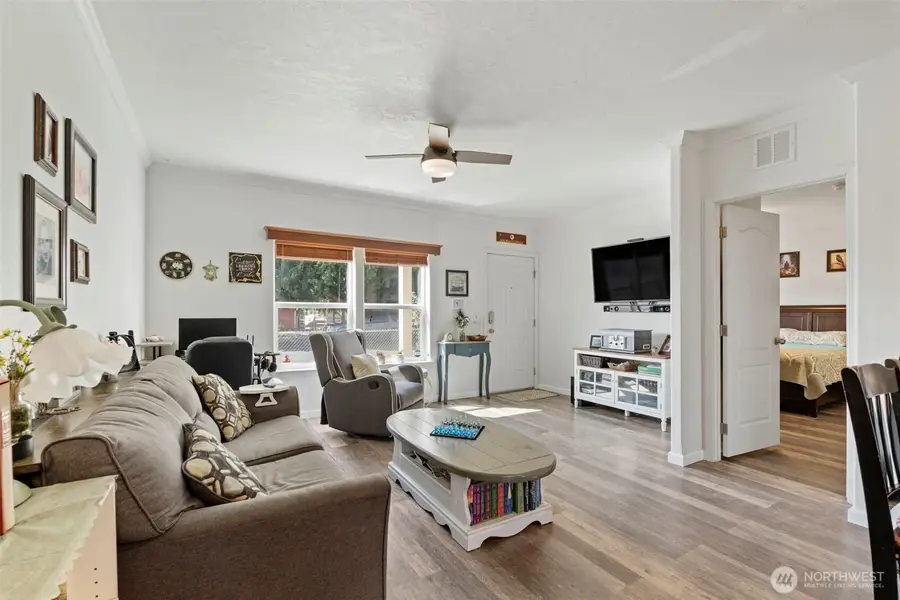 102 N Diamond Street, Centralia, WA 98531 - #3