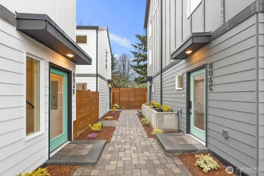 806 S Rose Street, Seattle, WA 98108 - #3