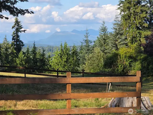 13324 242nd Avenue Ne, Woodinville, WA 98077