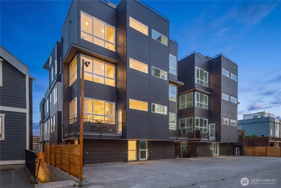 2328 Franklin Avenue E, Seattle, WA 98102 - #2