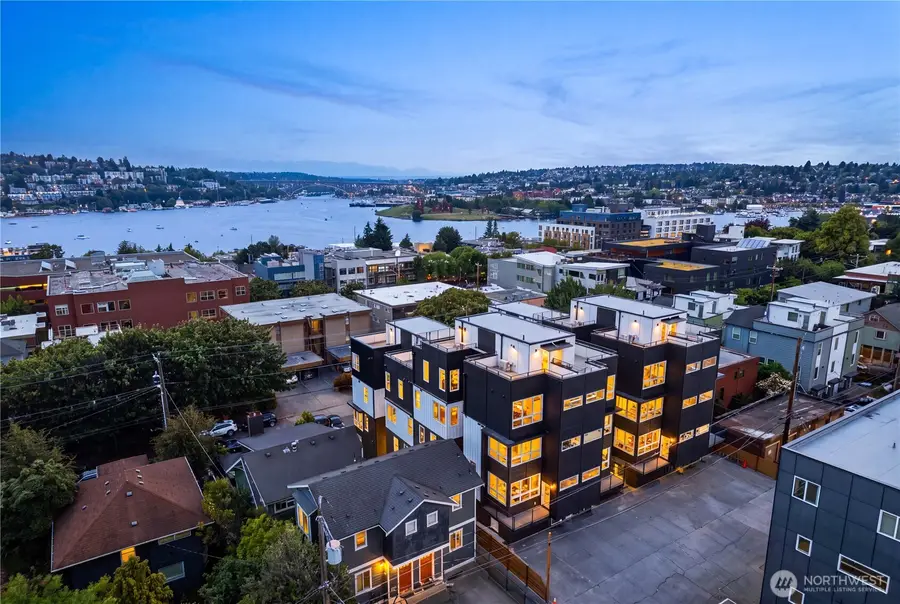 2328 Franklin Avenue E, Seattle, WA 98102 - #3
