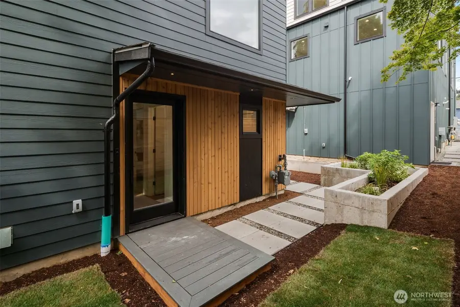 9211 12th Avenue Ne, Seattle, WA 98115 - #3