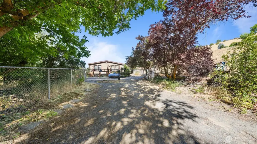 14753 Cottonwood Canyon Road, Yakima, WA 98908 - #2