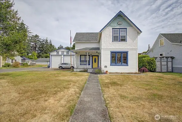 304 Spruce Street E, Ilwaco, WA 98624