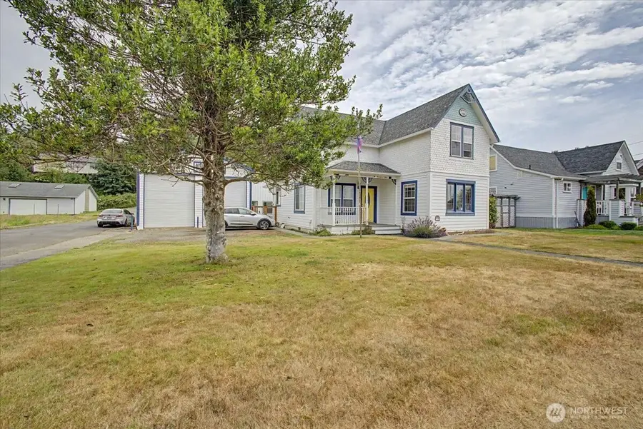 304 Spruce Street E, Ilwaco, WA 98624 - #2