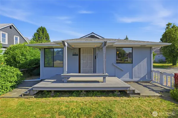 207 E 84th Street, Tacoma, WA 98445