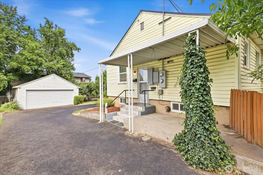 1020 S College Avenue, College Place, WA 99324 - #3