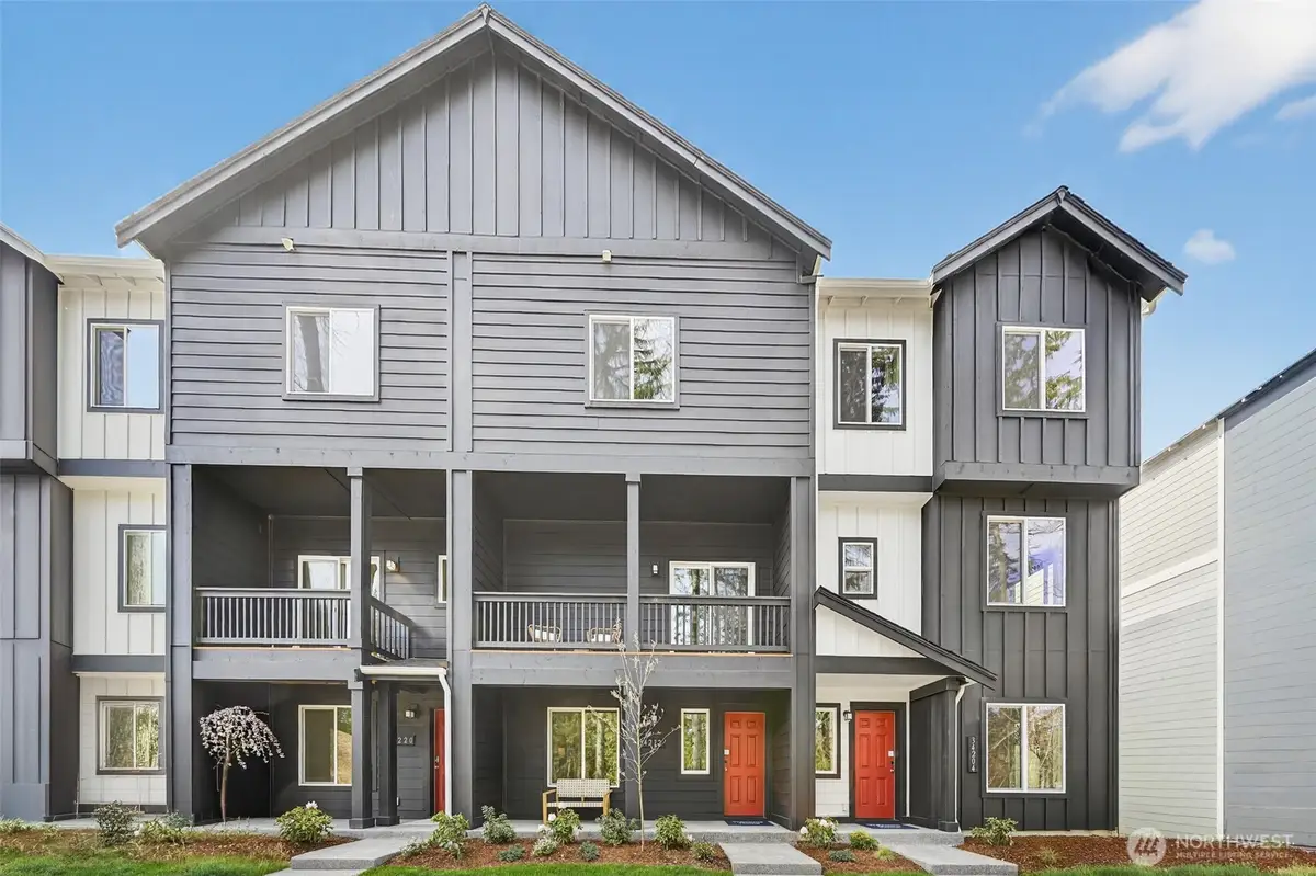 32390 Vine Avenue Se, Black Diamond, WA 98010 - #1