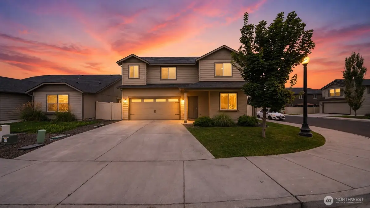543 SW Angelina Loop, College Place, WA 99362 - #1