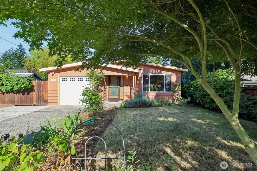 11746 22nd Avenue Ne, Seattle, WA 98125 - #2