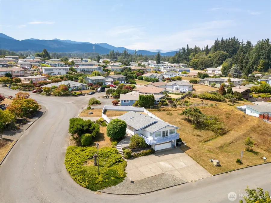 506 S Ennis Street, Port Angeles, WA 98362 - #3