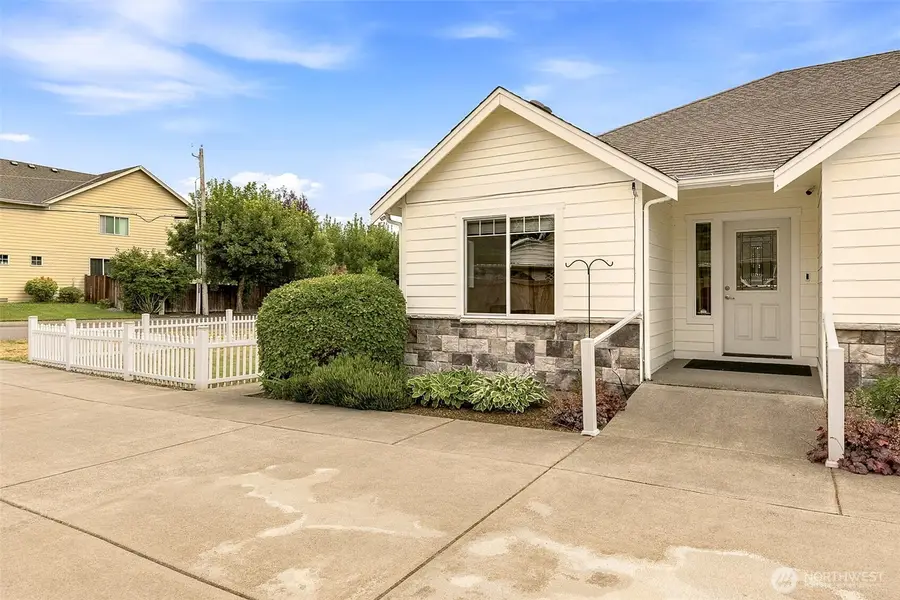 3204 20th Street Sw, Puyallup, WA 98373 - #2