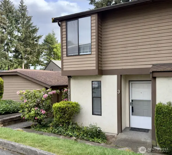 8013 NE 177th Court #403, Kenmore, WA 98028