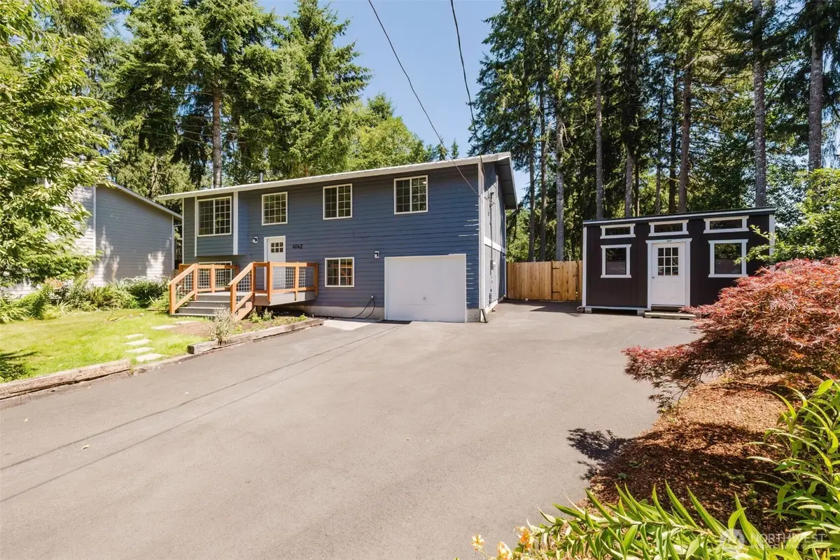 4042 Chinook Place Nw, Bremerton, WA 98312 - #1