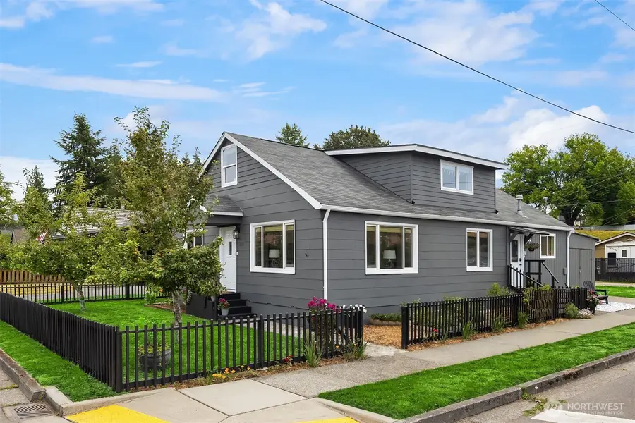 302 E Gilman Avenue, Arlington, WA 98223 - #2
