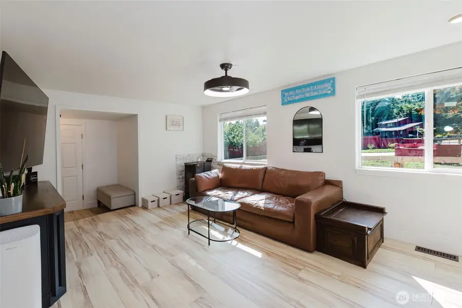 70 Tahuyeh Drive W, Bremerton, WA 98312 - #2