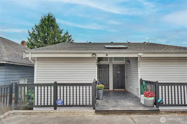 908 Hiawatha Place S #B, Seattle, WA 98144