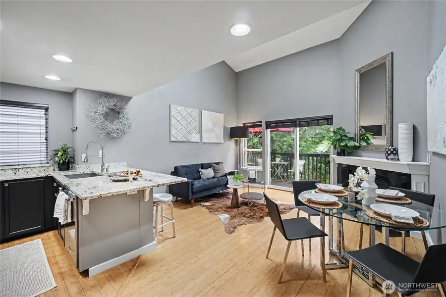 908 Hiawatha Place S #B, Seattle, WA 98144 - #3