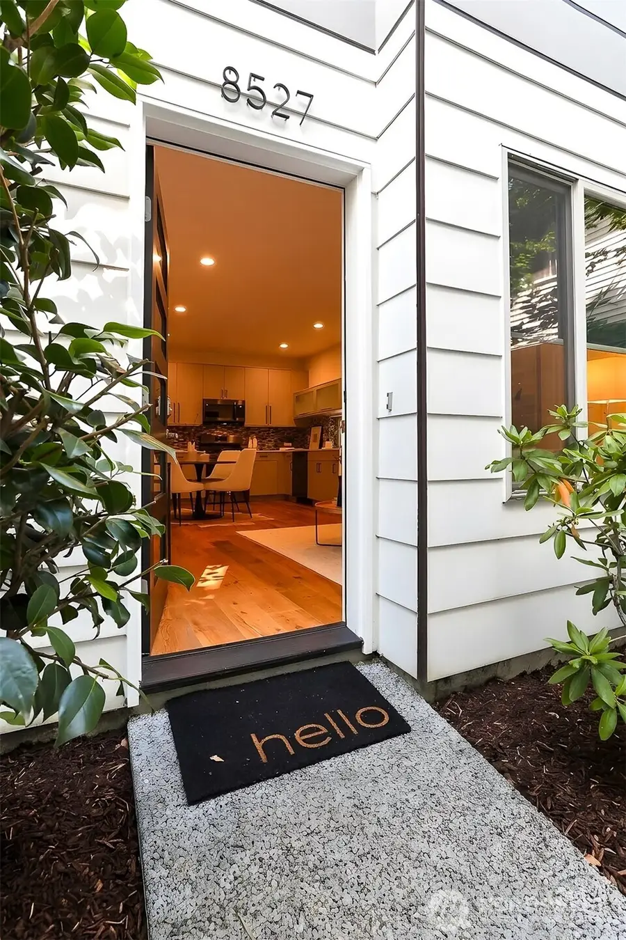 8527 Interlake Avenue N, Seattle, WA 98103 - #2